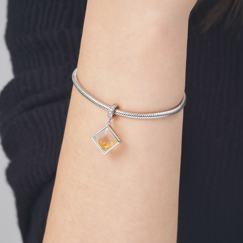 Square-shape Pendant image number 2