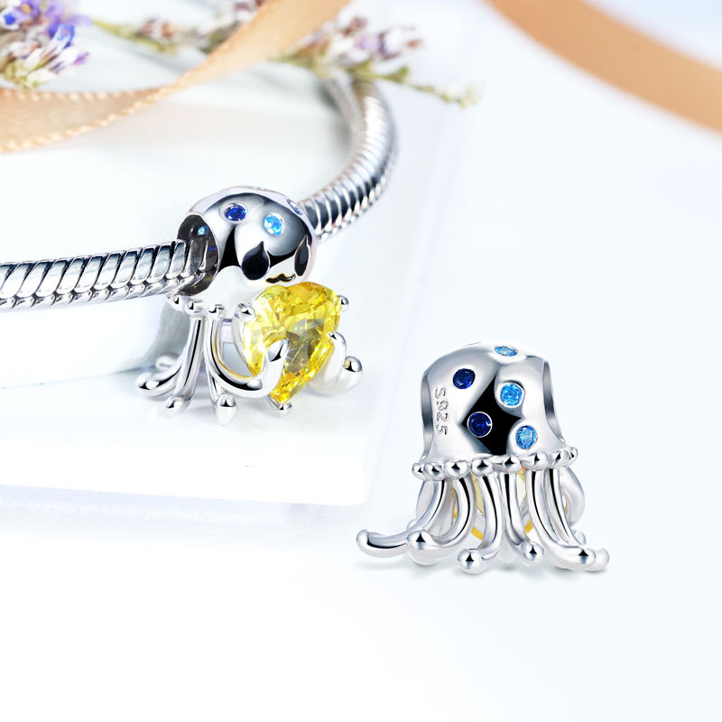 Jellyfish Charm image number 1
