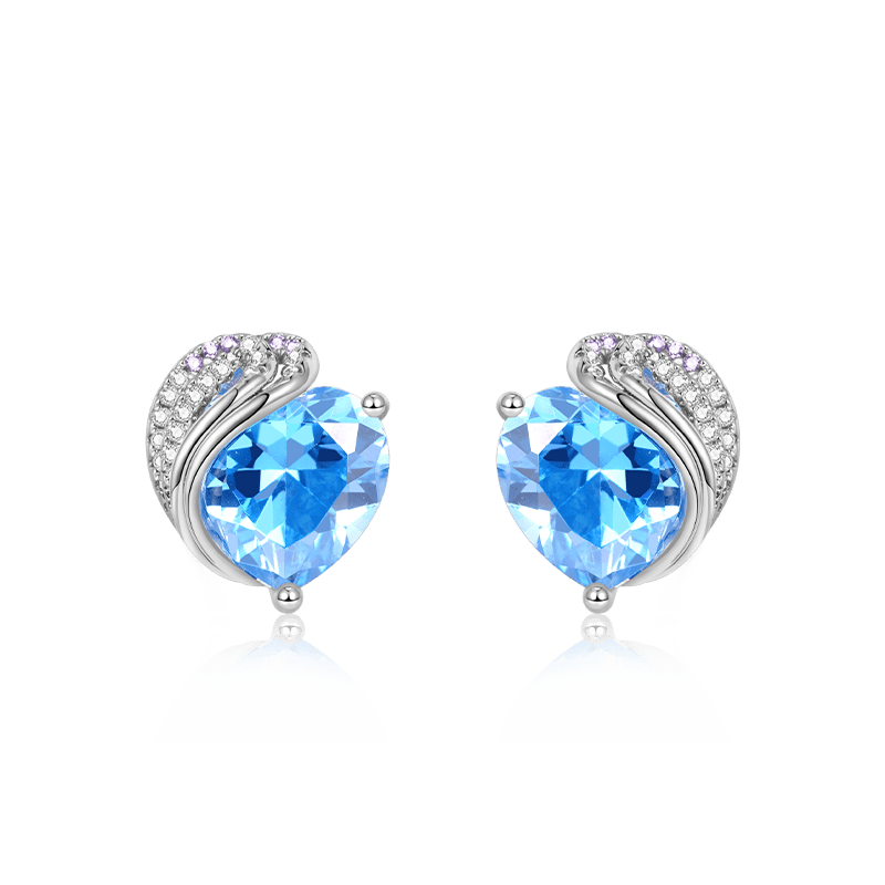 Knotted Heart Stud Earrings image number 0