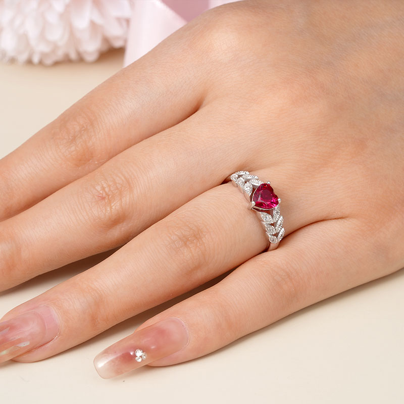 Three Prong Heart Garnet Ring image number 4