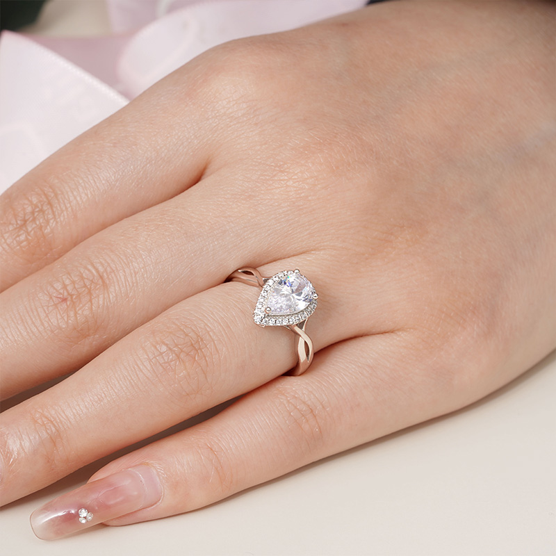 Pear Halo Engagement Ring image number 4