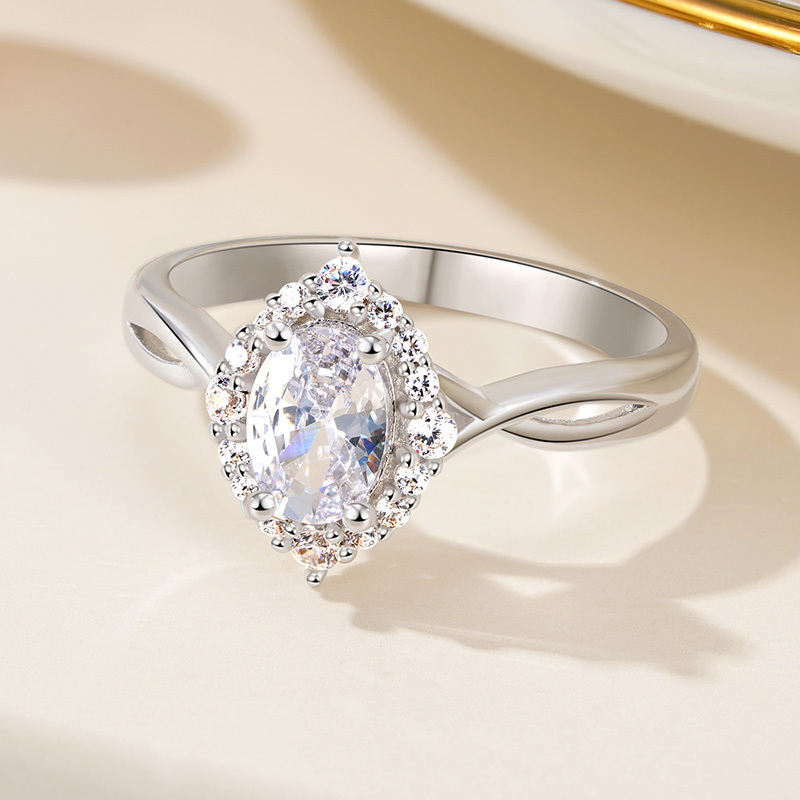 Oval Engagement Ring image number 3