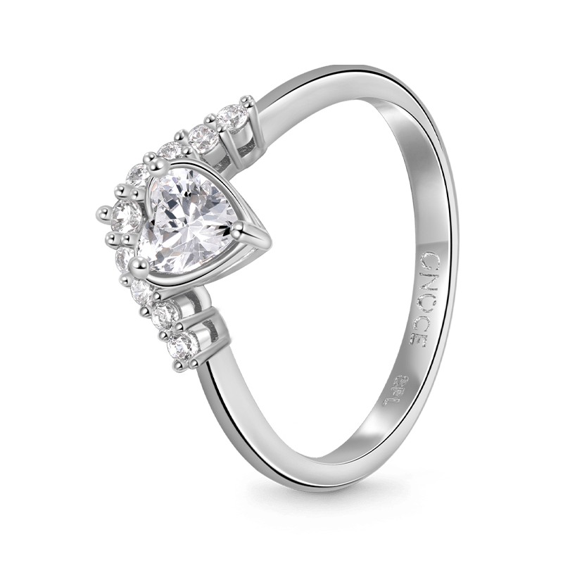 Heart-cut V Ring image number 3