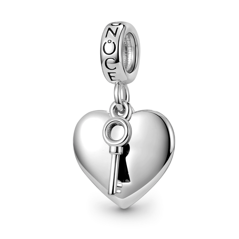 Engravable Heart & Key Pendant image number 0
