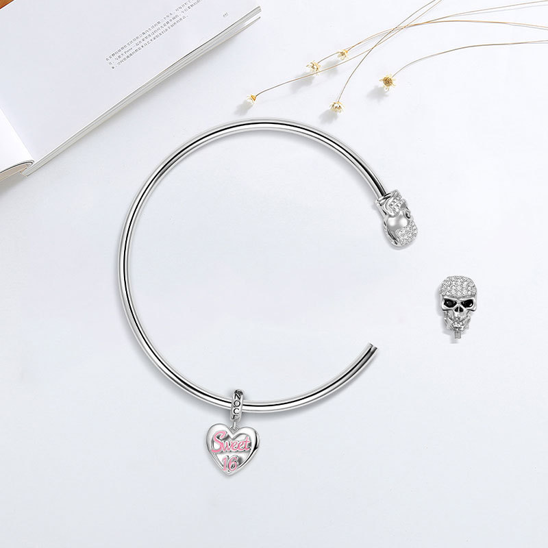 Skull Open Bangle image number 1