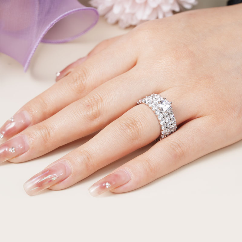 Round Cut Stackable Ring image number 3