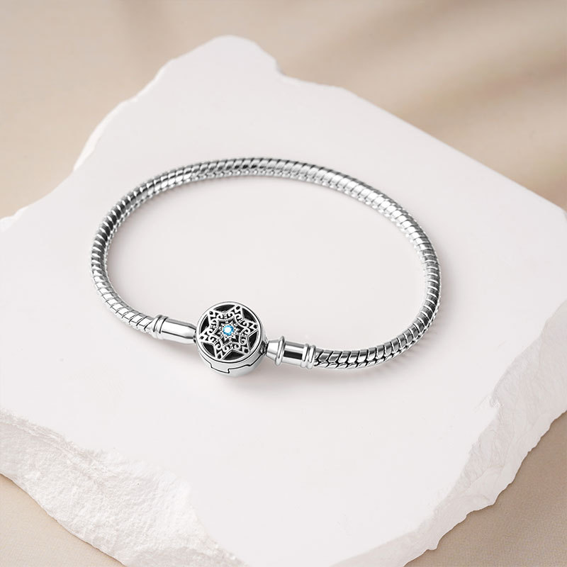 Hexagram Basic Bracelet image number 2