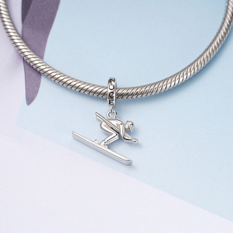 Skiing Pendant image number 2