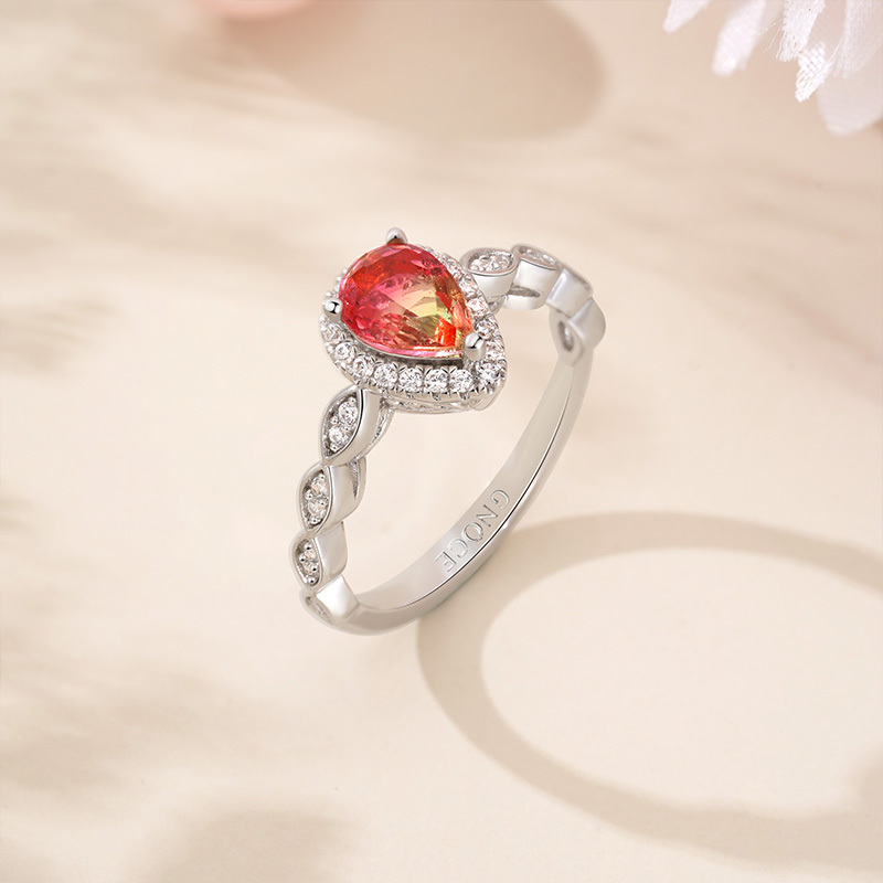 Pear-cut Promise Ring image number 2