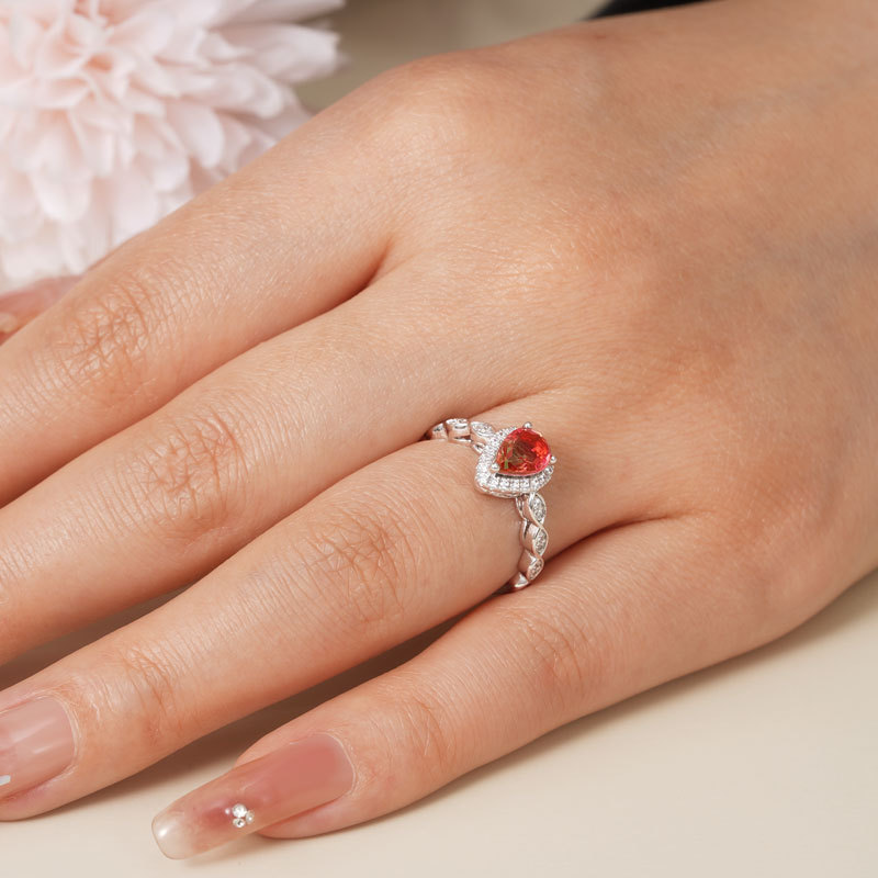 Pear-cut Promise Ring image number 3