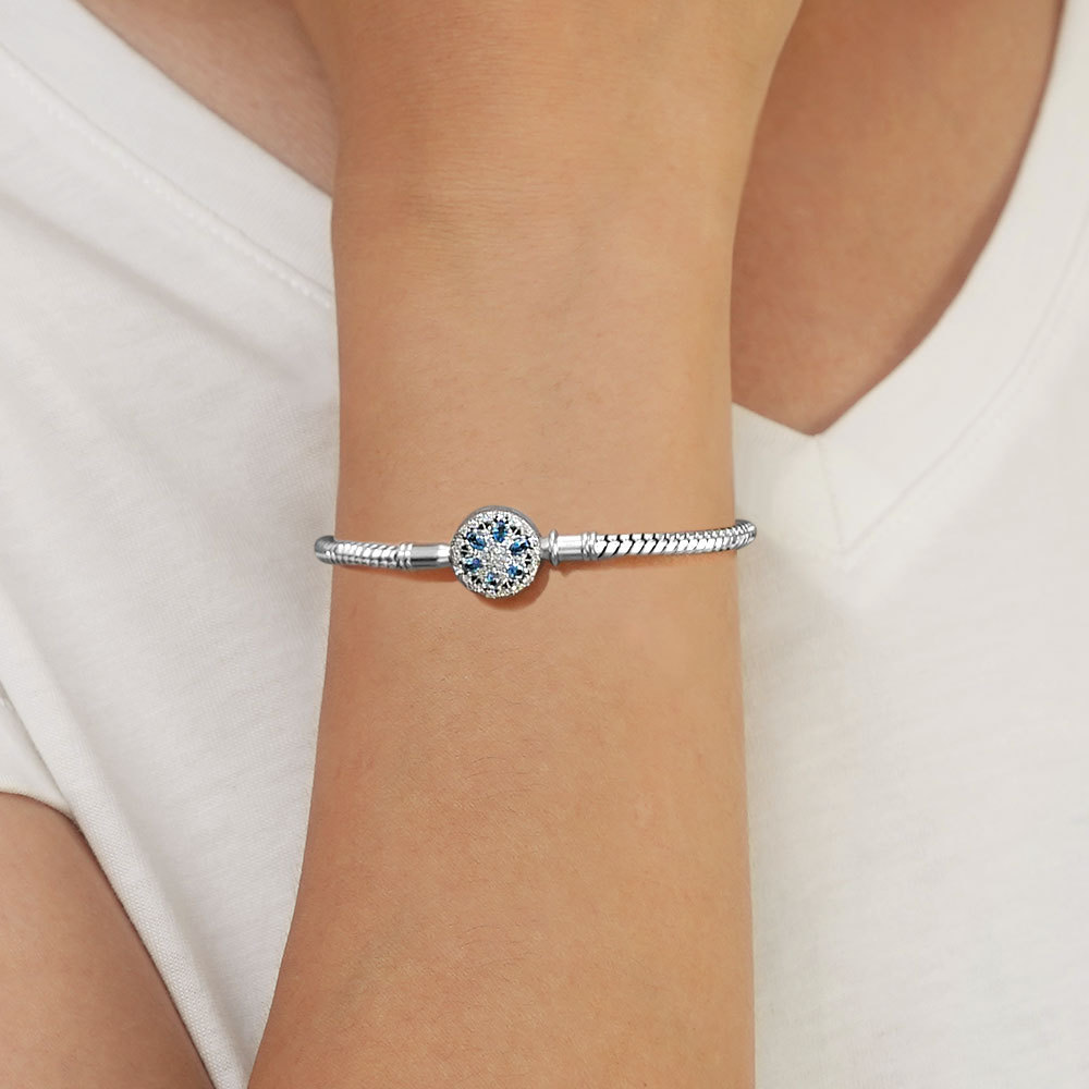 Snowflake Basic Bracelet image number 4