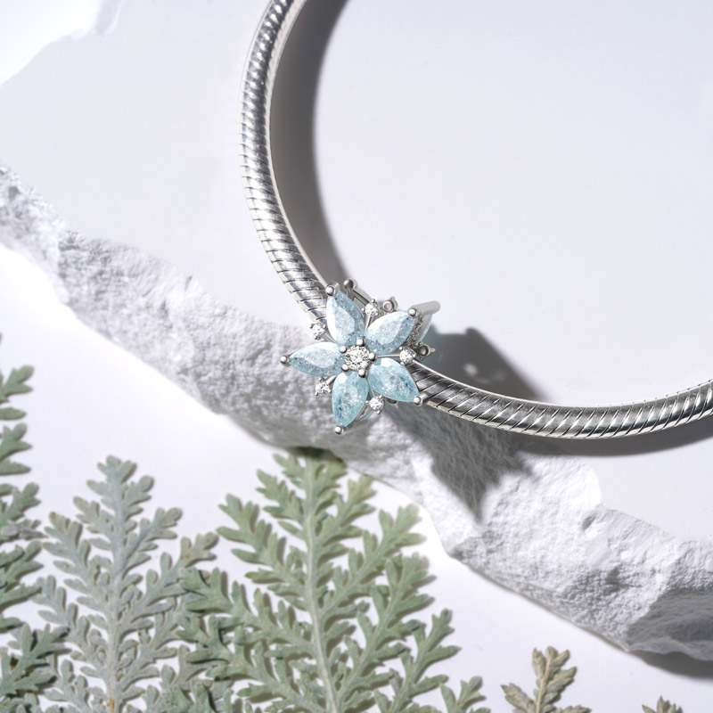 Winter Snowflake Charm image number 2