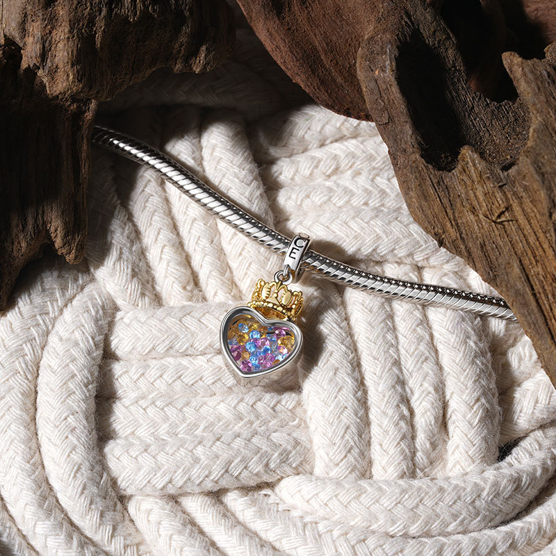 Queen of My Heart Pendant image number 2