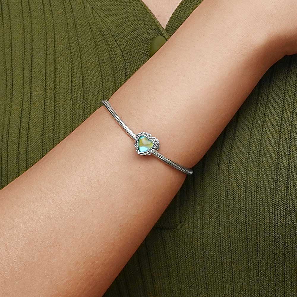 Retro Pattern Heart Charm image number 3