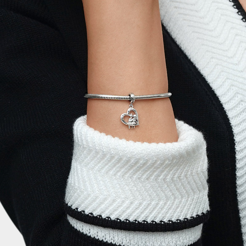 Sister Love Engravable Pendant image number 5