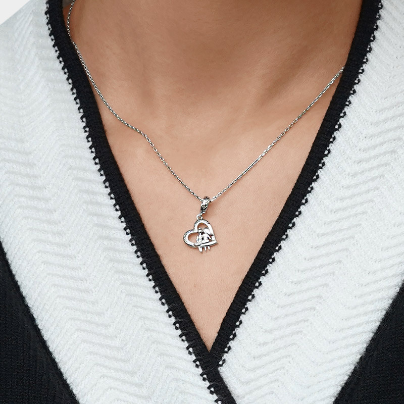 Sister Love Engravable Pendant image number 7