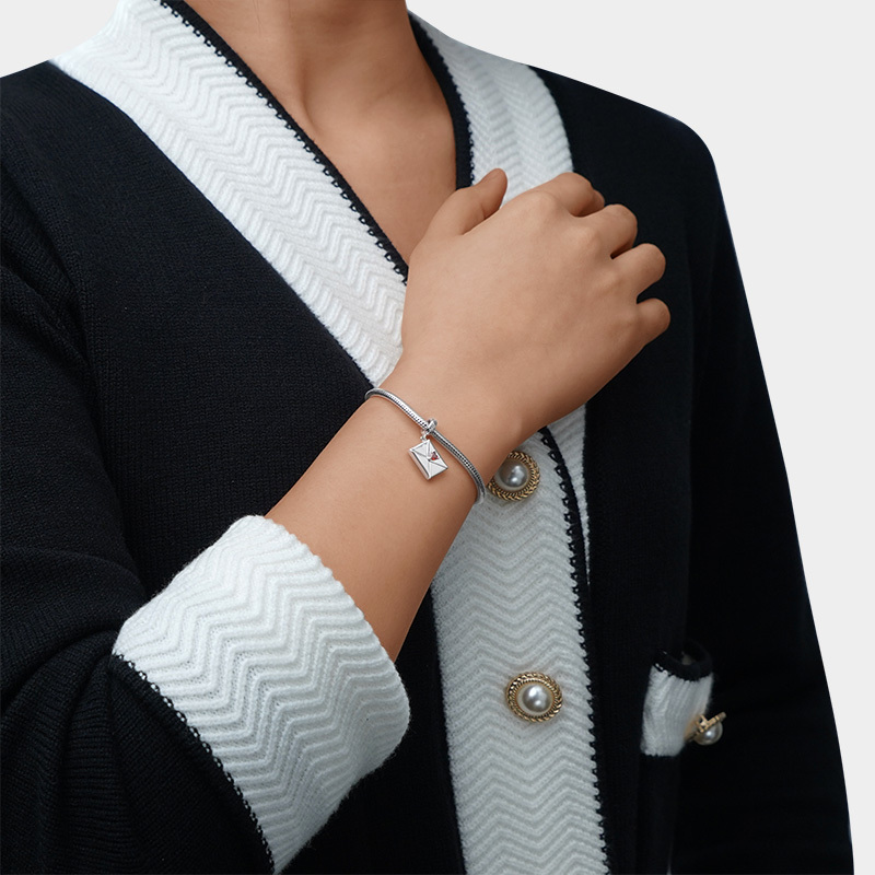 Envelope Engravable Pendant image number 3