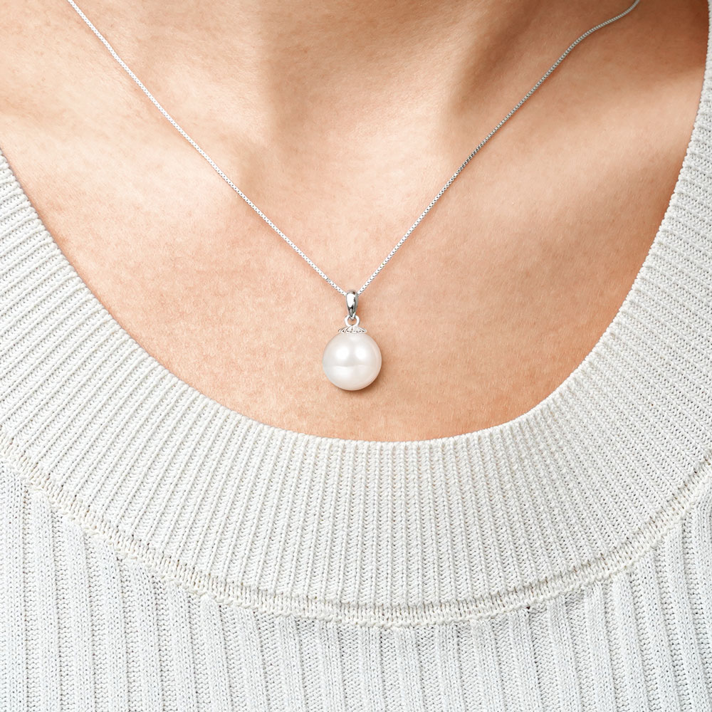 Pearl Necklace image number 3