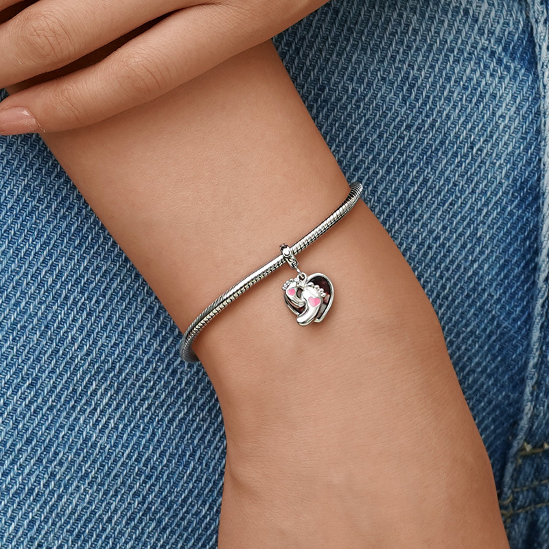 Footprints Engravable Photo Pendant image number 3