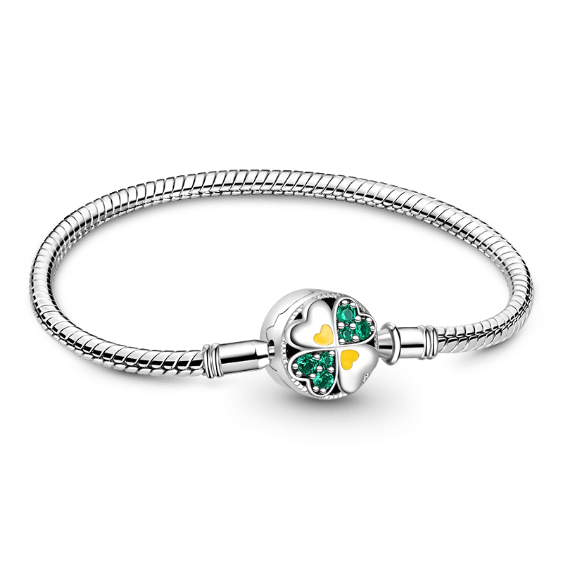 Lucky Clover Basic Bracelet image number 0