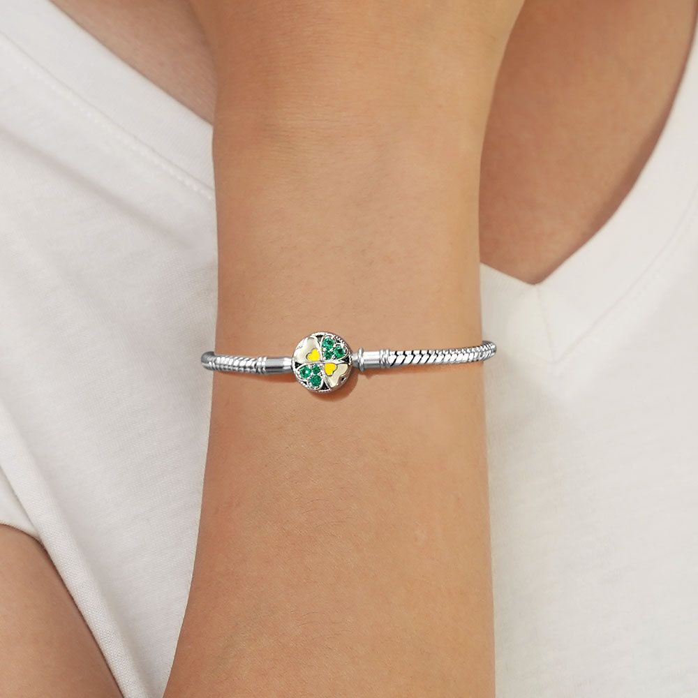 Lucky Clover Basic Bracelet image number 3