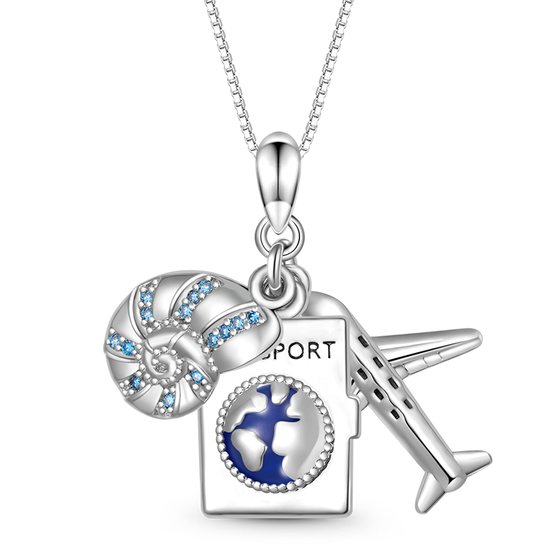 Travel Triple Necklace image number 0