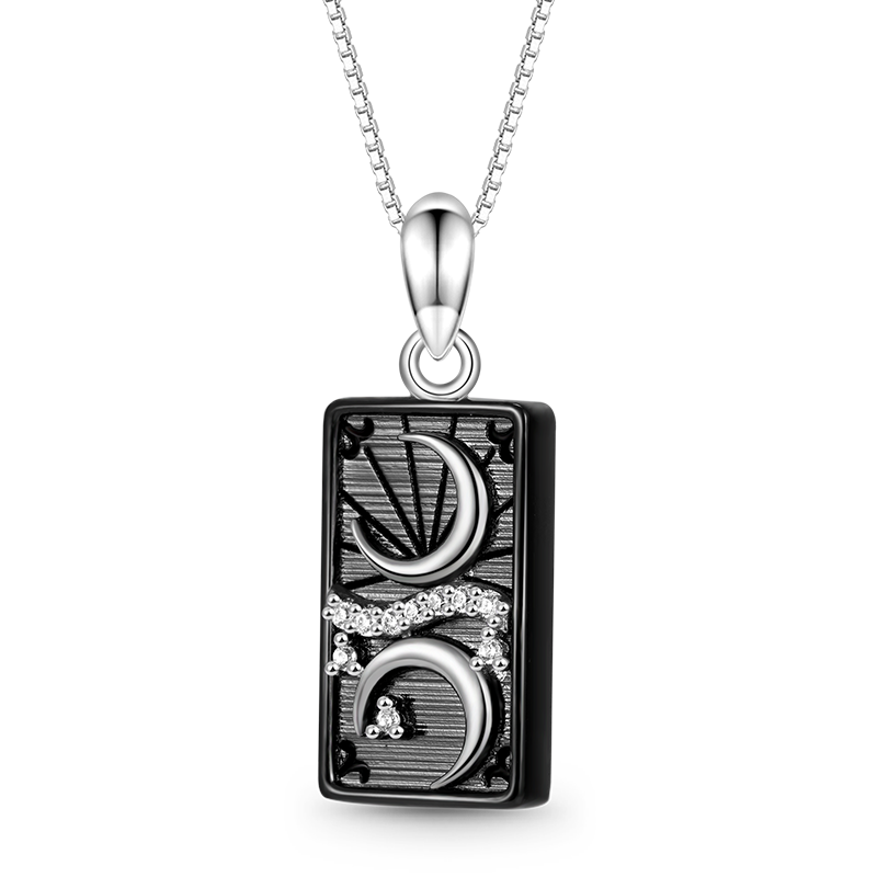 "the Moon" Tarot Necklace image number 0