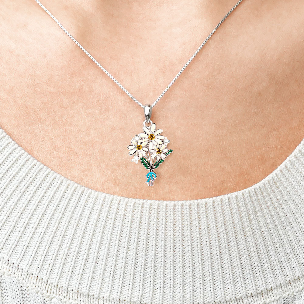 Daisy Flowers Necklace image number 3