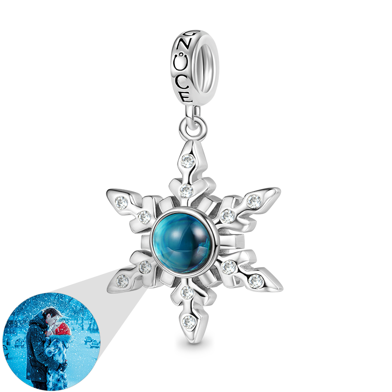 Projection Snowflake Pendant image number 0