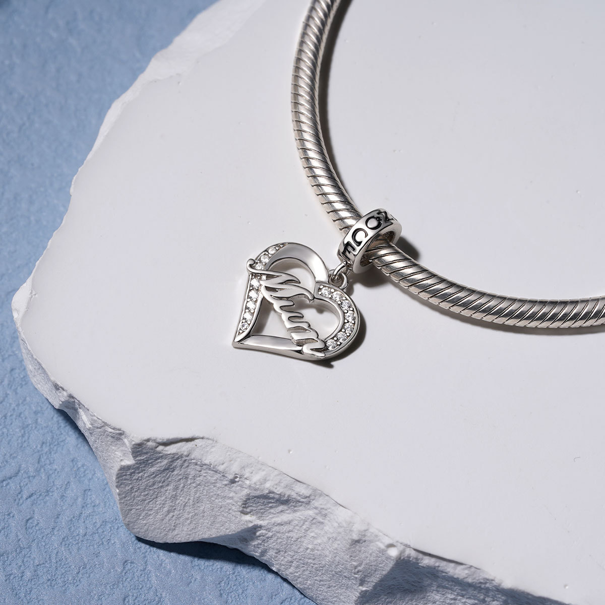 Mum Heart Pendant image number 2