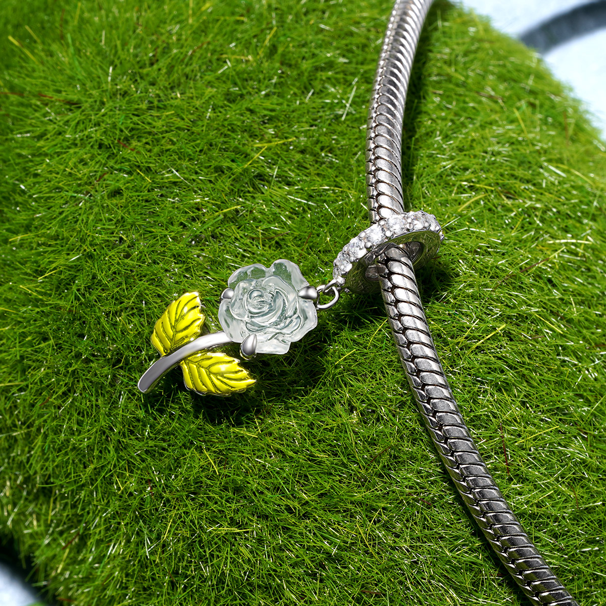 Rose Flower Pendant image number 3