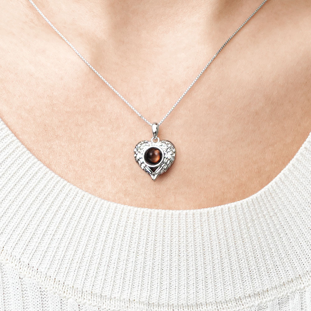 Projection Heart Necklace image number 3