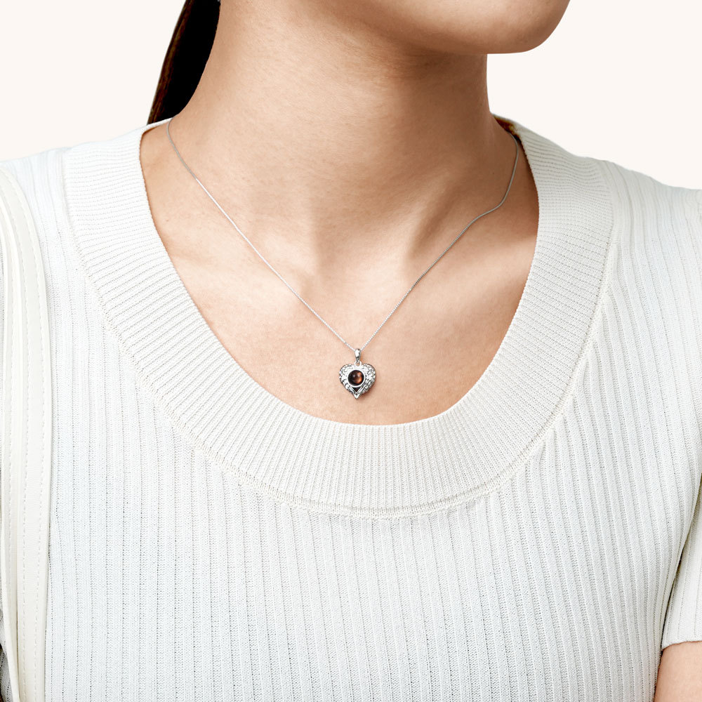 Projection Heart Necklace image number 2