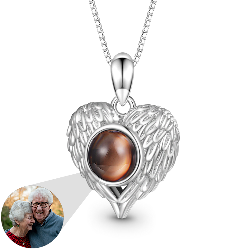 Projection Heart Necklace image number 0