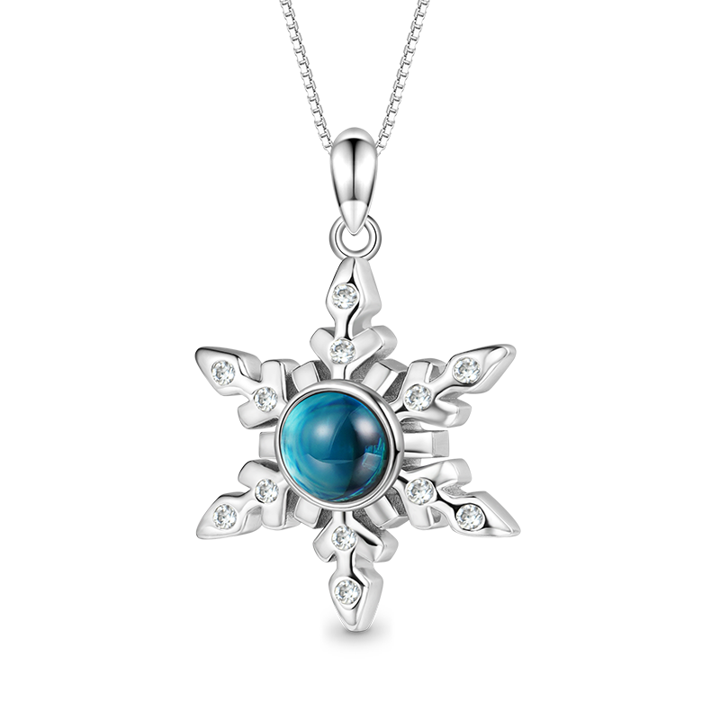 Projection Snowflake Necklace image number 1