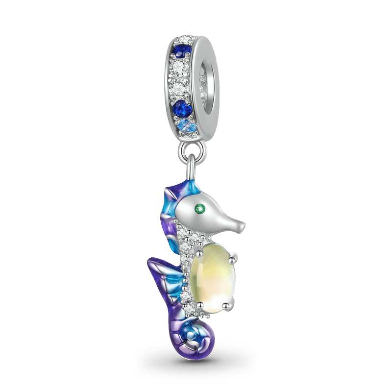 Seahorse Pendant image number 0