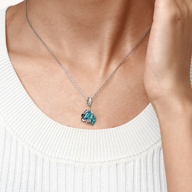 Crab&Seaweed Pendant image number 3