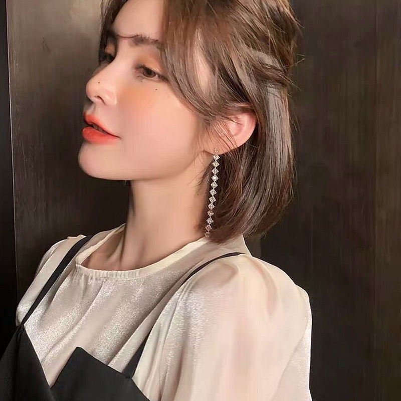 Long Dangle Earrings image number 3