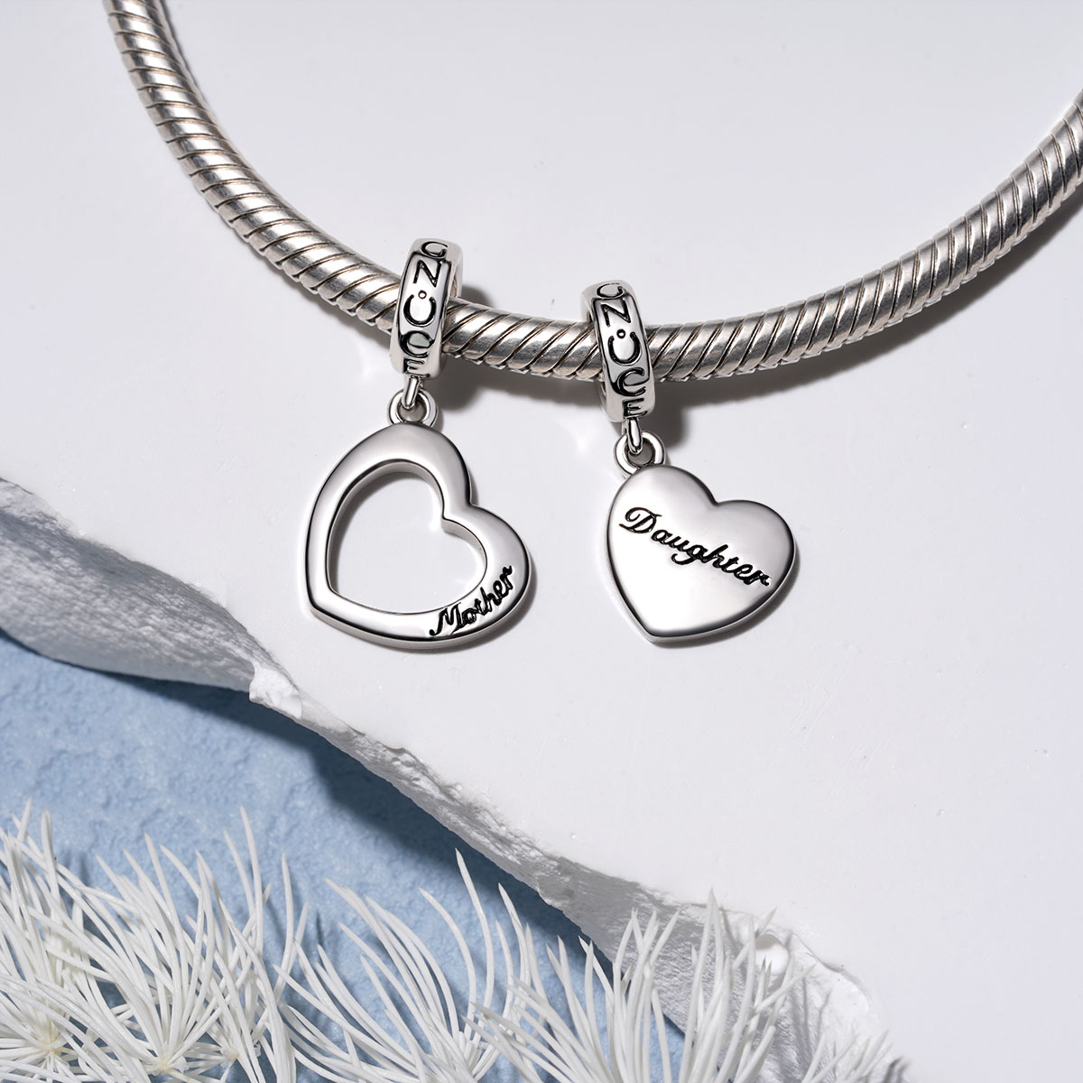 Mother&Daughter Love Pendant image number 4