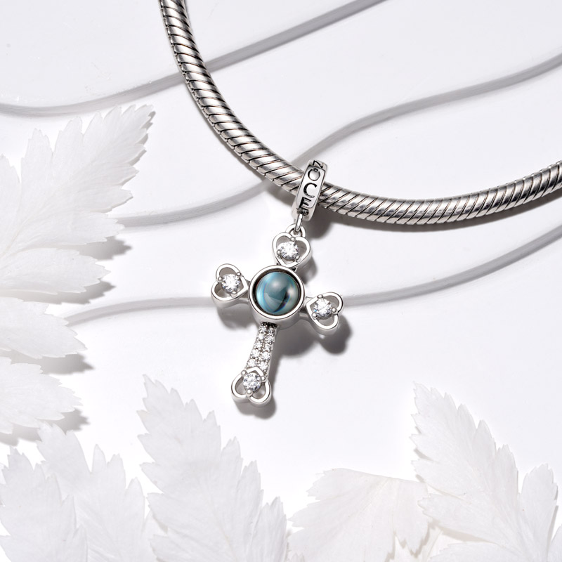 Projection Cross Photo Pendant image number 3