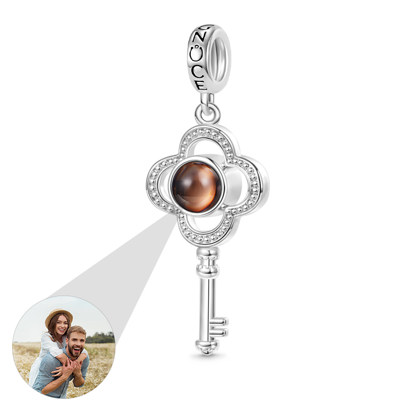 Projection Key Photo Pendant image number 0