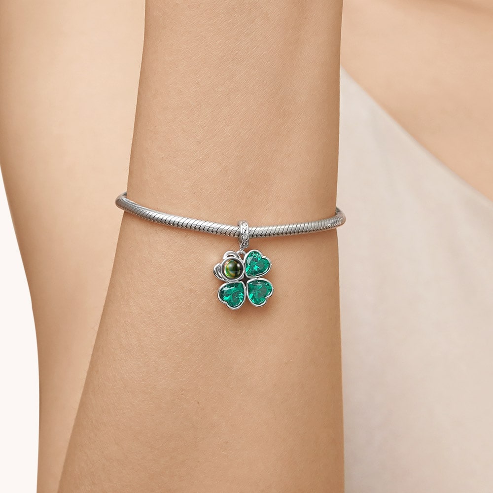 Projection Four Leaf Clover Photo Pendant image number 6