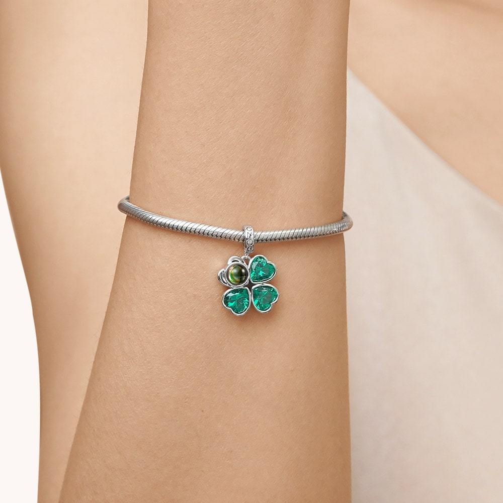 Projection Four Leaf Clover Photo Pendant image number 6