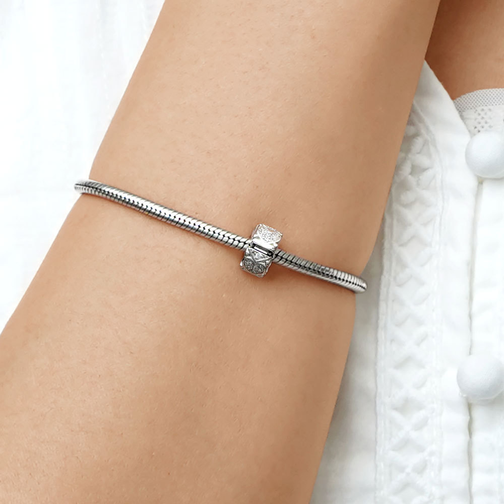 Heart to Heart Stopper image number 4