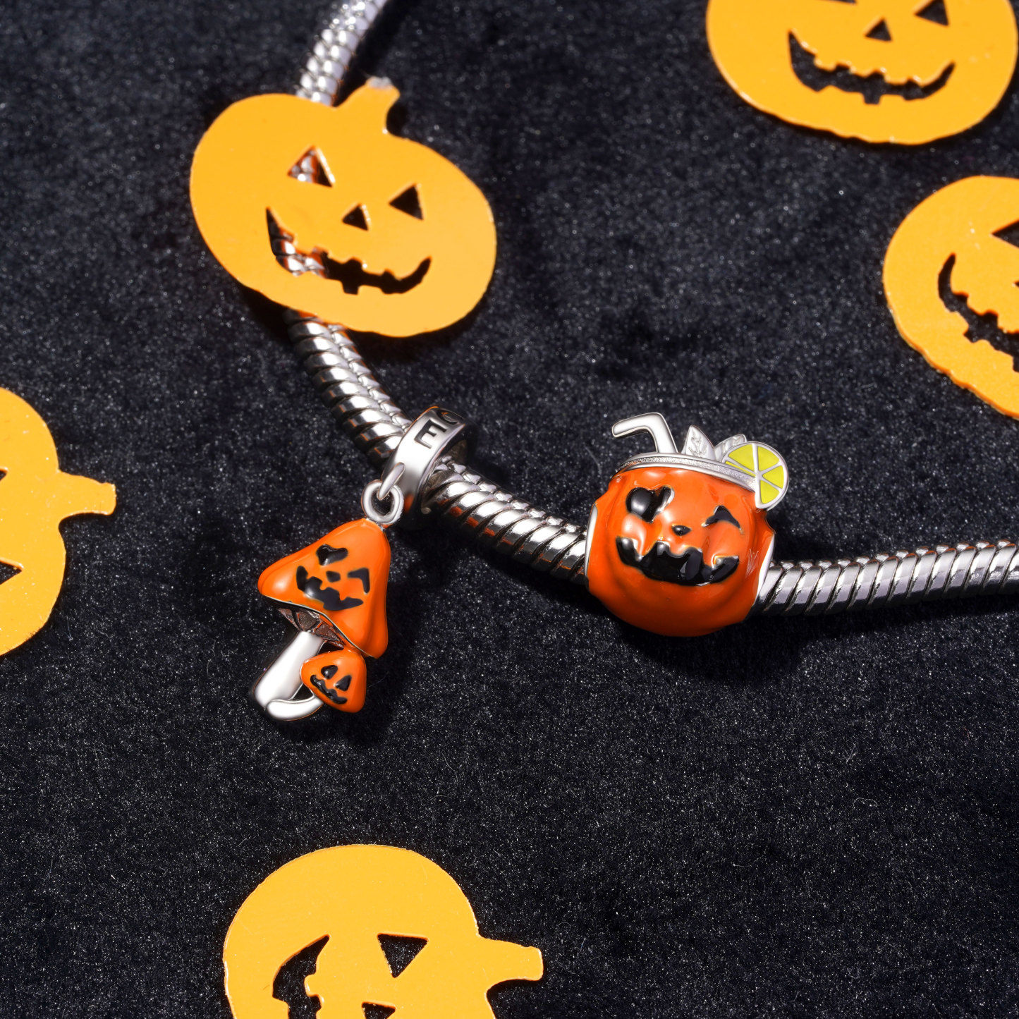 Pumpkin Drink Charm image number 2