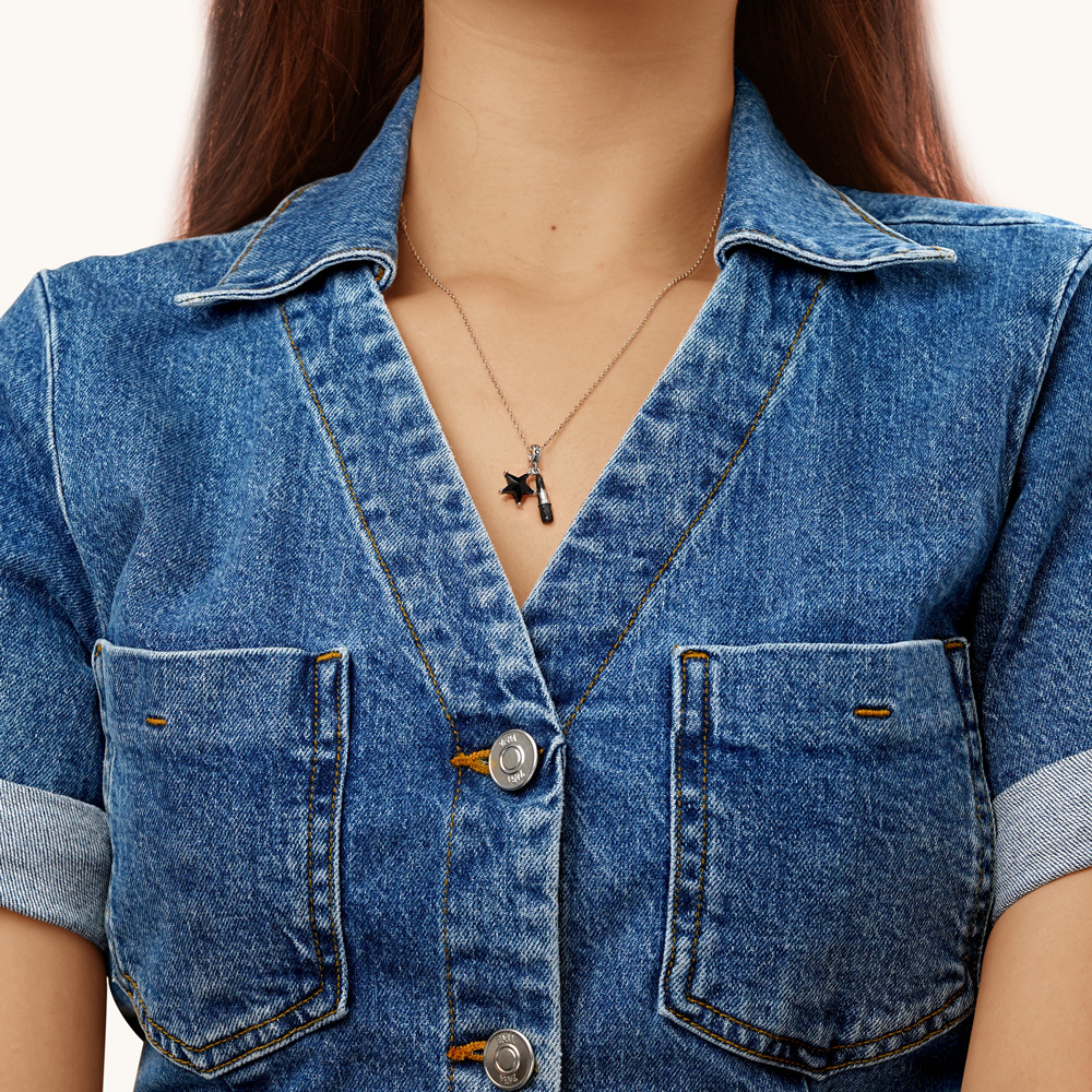 Cosmetics Lipstick Pendant image number 3