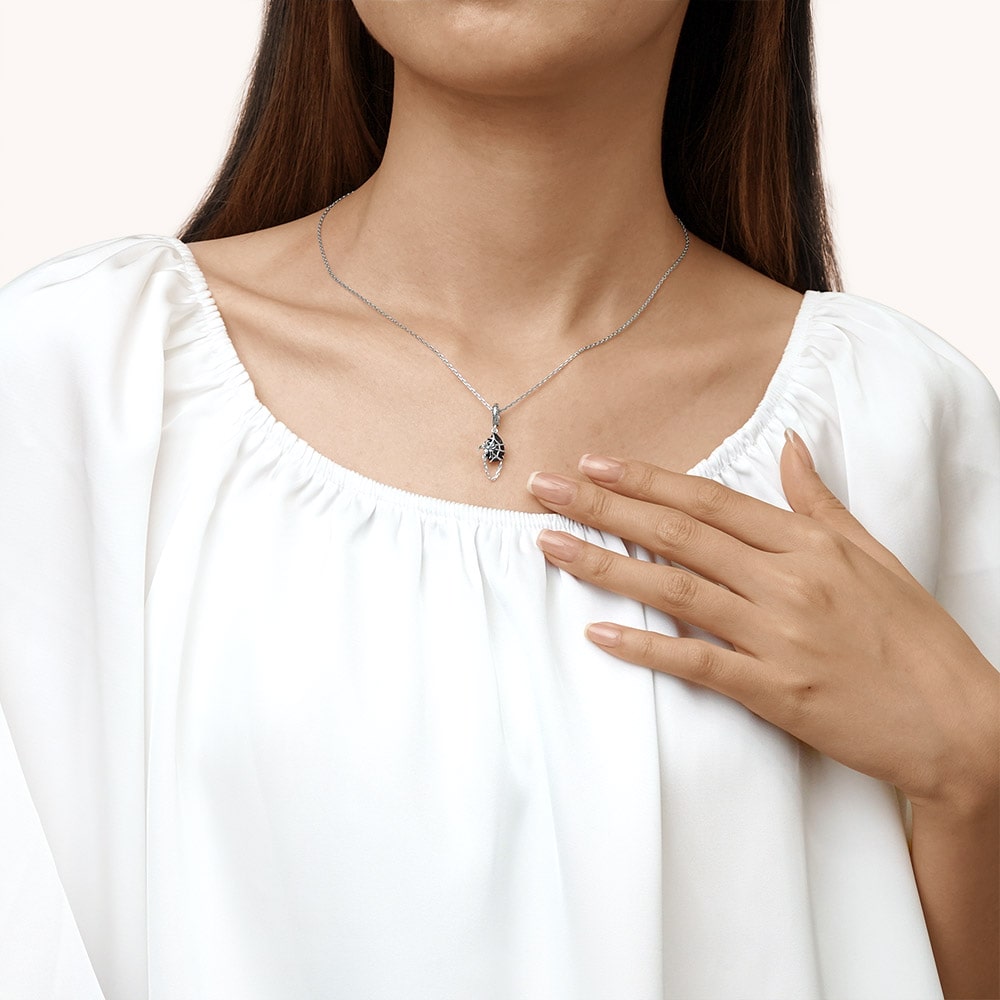 Spider Pendant image number 3