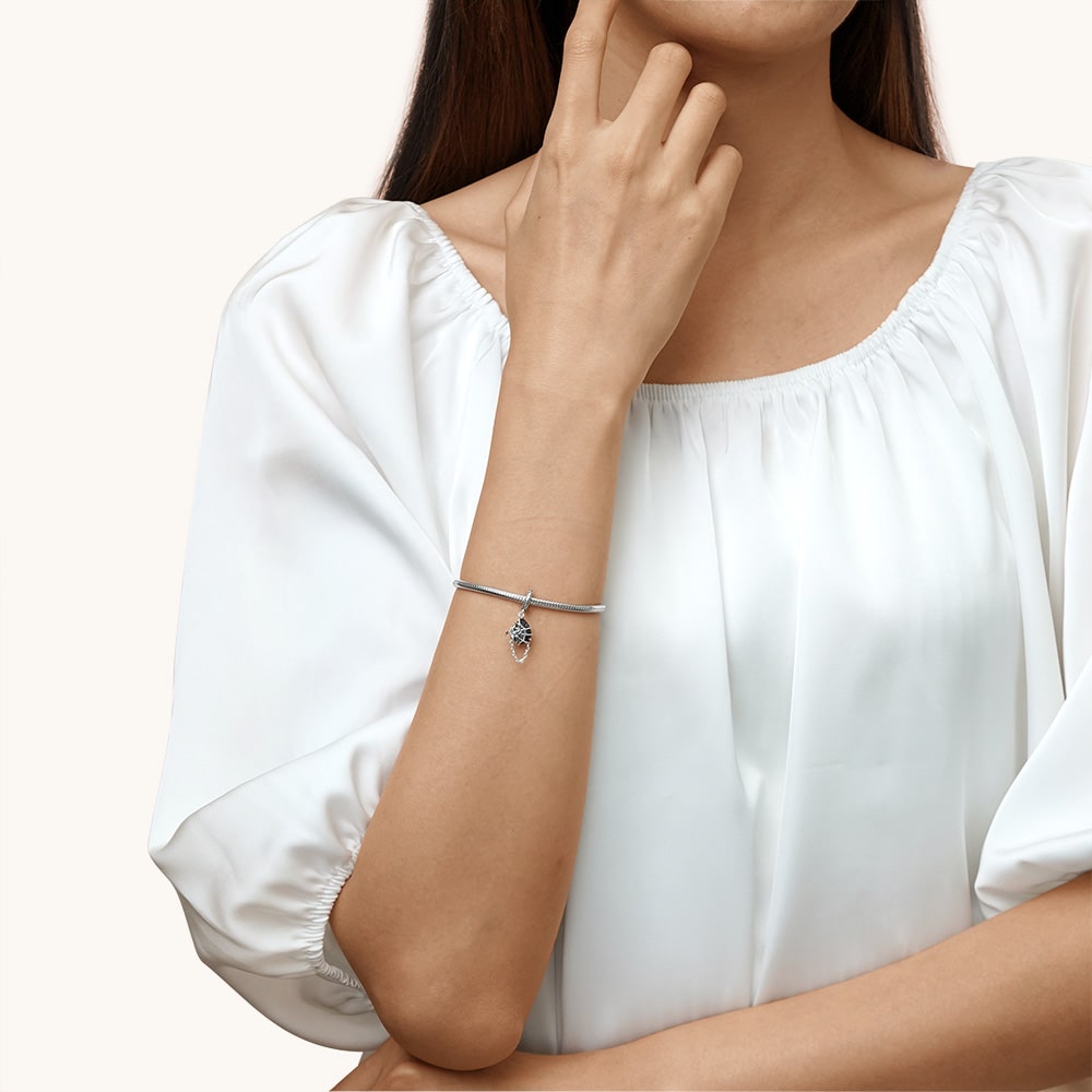 Spider Pendant image number 5