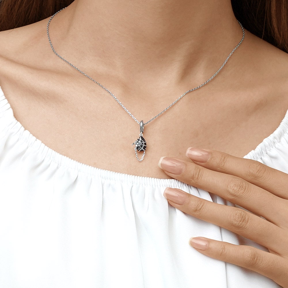 Spider Pendant image number 4