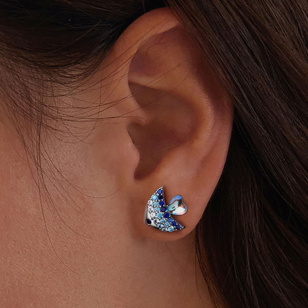 Shinning Fish stud Earrings image number 4